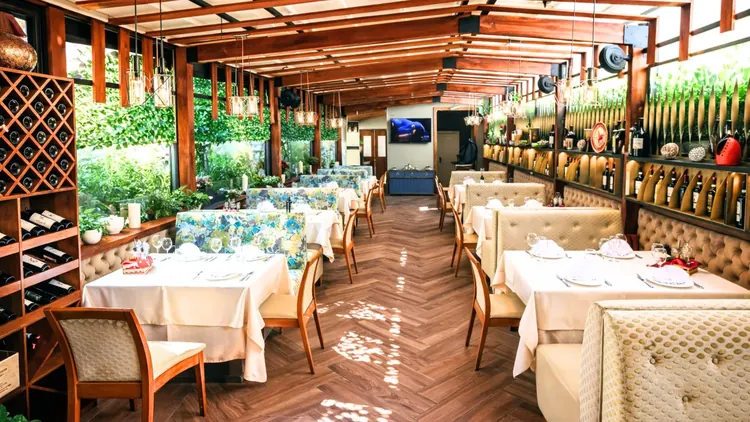 Vila Ferdinand restaurant interior